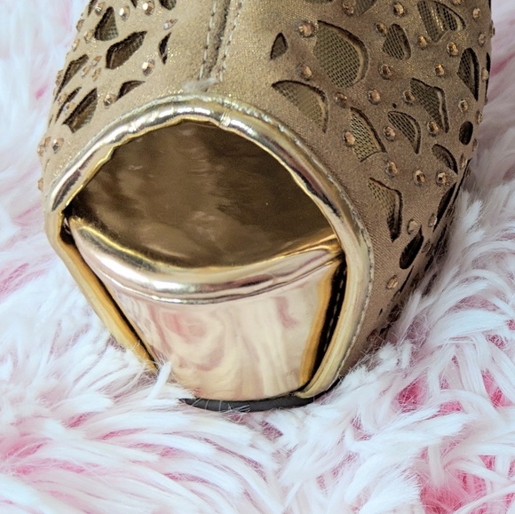 Cape Robbin Rhinestone Accent Platforms - Picture 6 of 8